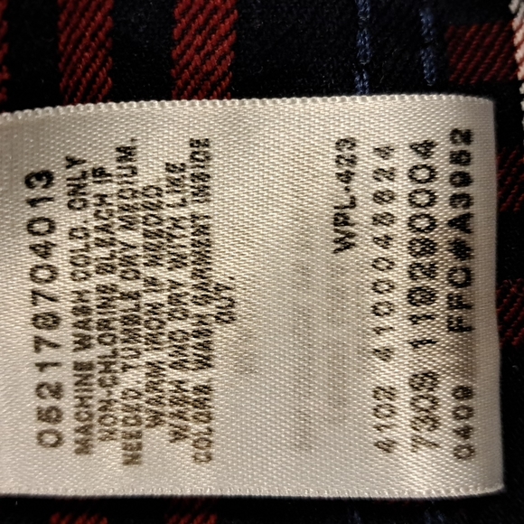 NEW! Levis plaid jacket. - Picture 7 of 7